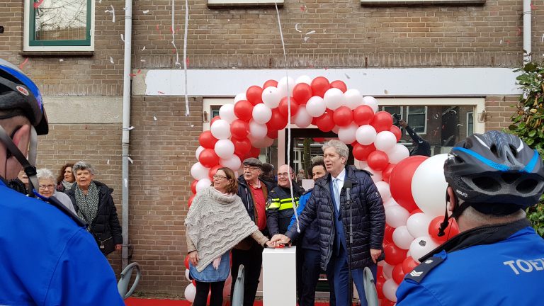 Uitkijkpost voor handhavers in Alkmaarse binnenstad officieel geopend